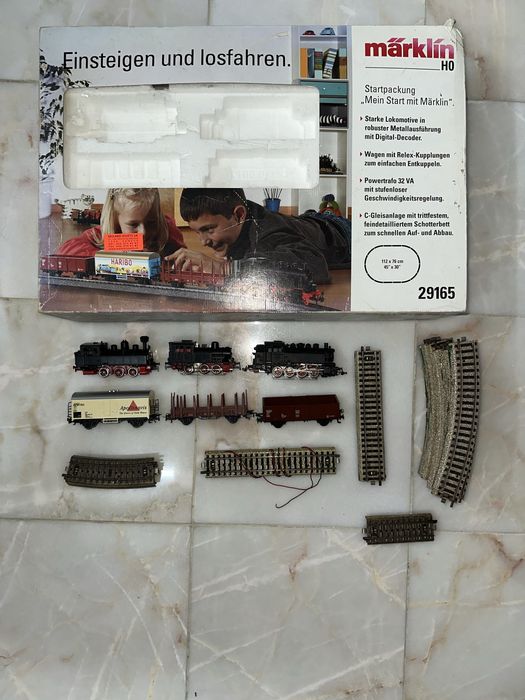 Conjunto de pista, comboios e carruagens