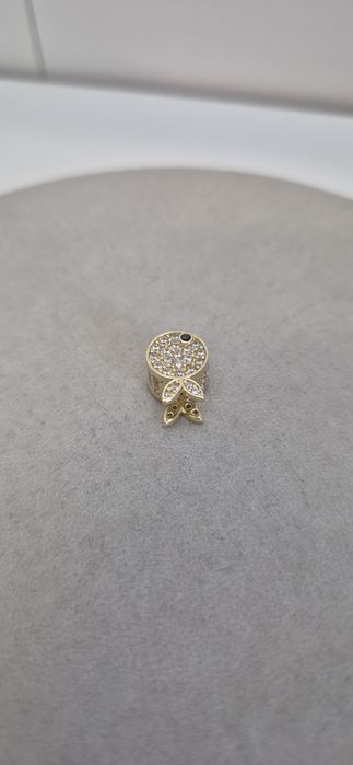 Złoty charms do bransoletki typu Pandora jabłuszko,białe cyrkonie