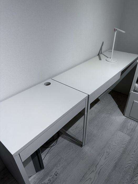 Письмовий стіл білий