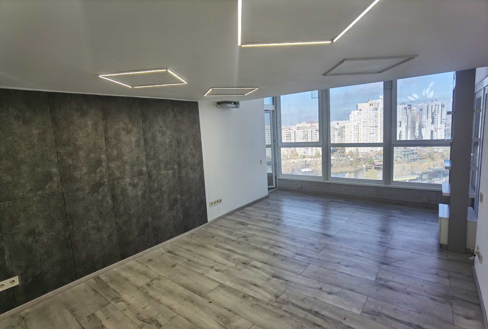 Отличный офис 23 кв.м. с кондиционером и панорамным видом на Позняках!