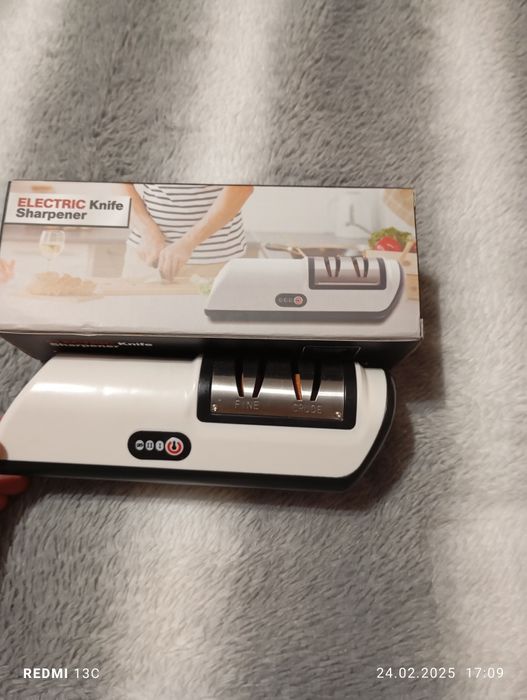 Електрична точилка для ножів та ножиць