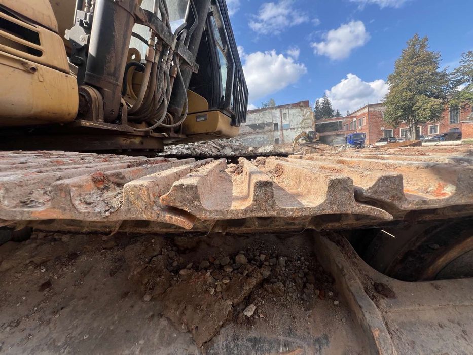 Ескаватор гусеничний Caterpillar 325D