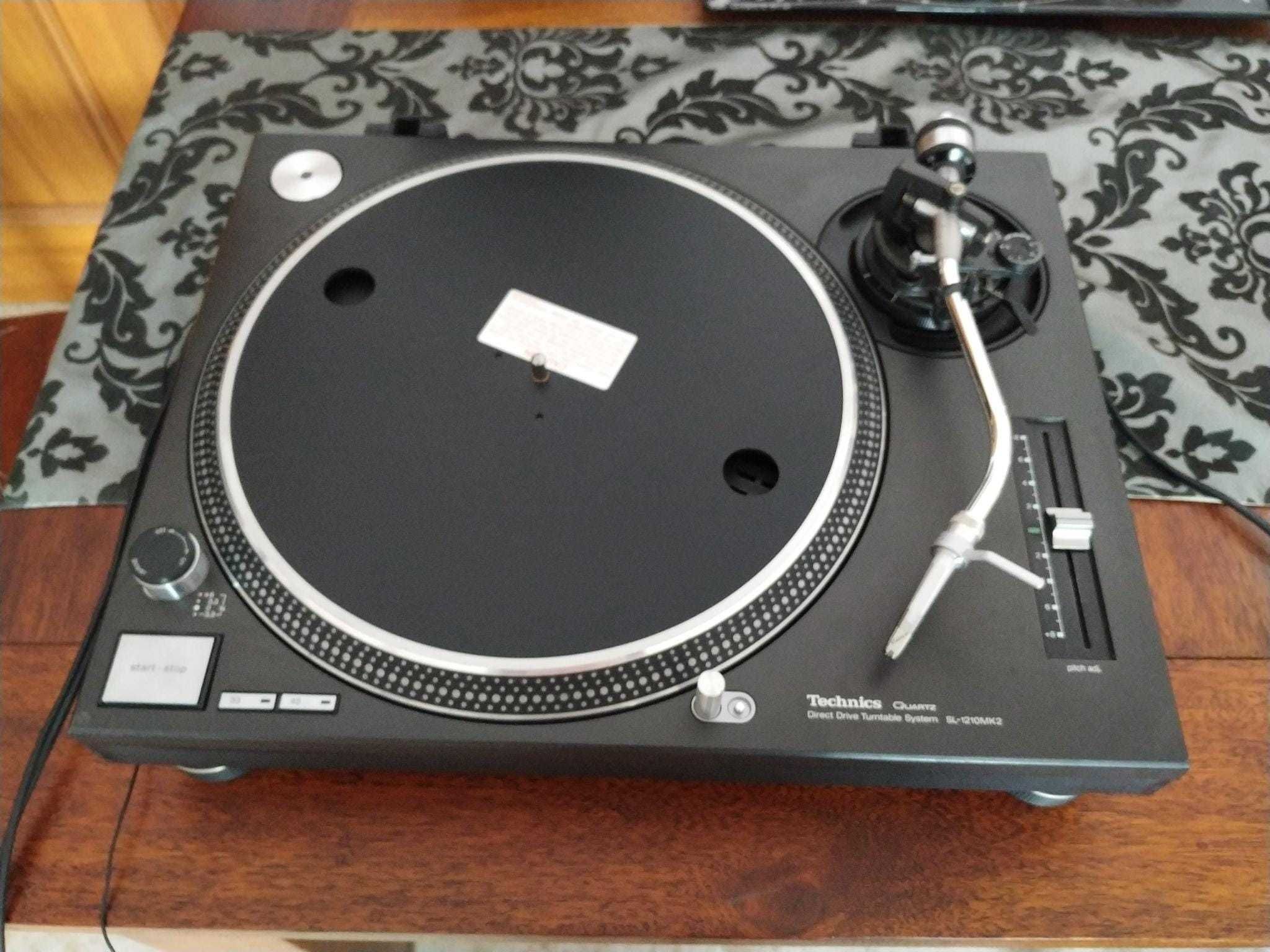 Gira-discos Technics Sl1210 MK2