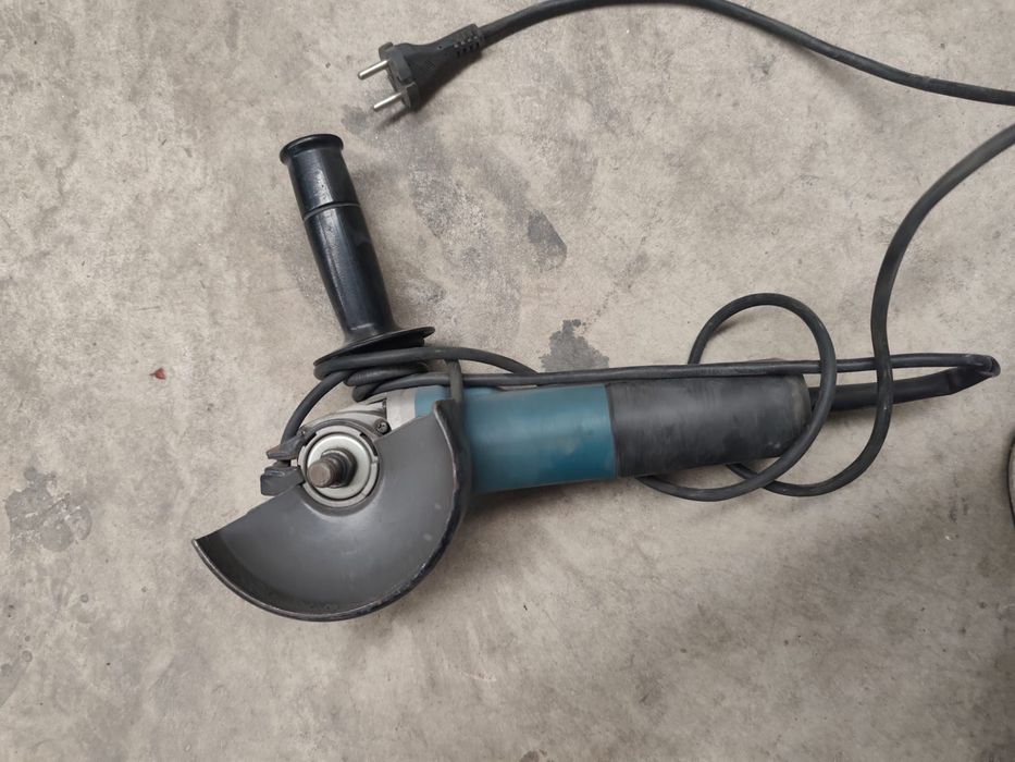 Rebarbadoras Makita 2000W 230mm e 840W 125mm