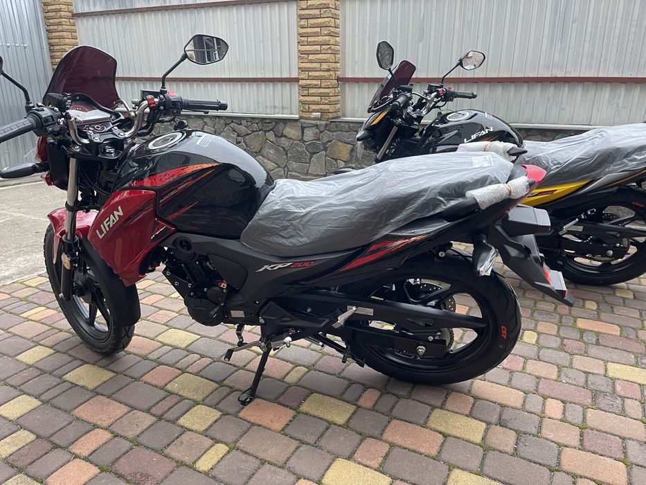 Мотоцикл 2025 Lifan kp200