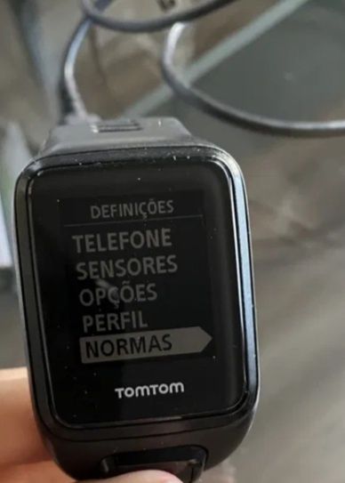 RELÓGIO DE FITNESS COM GPS e música marca TomTom