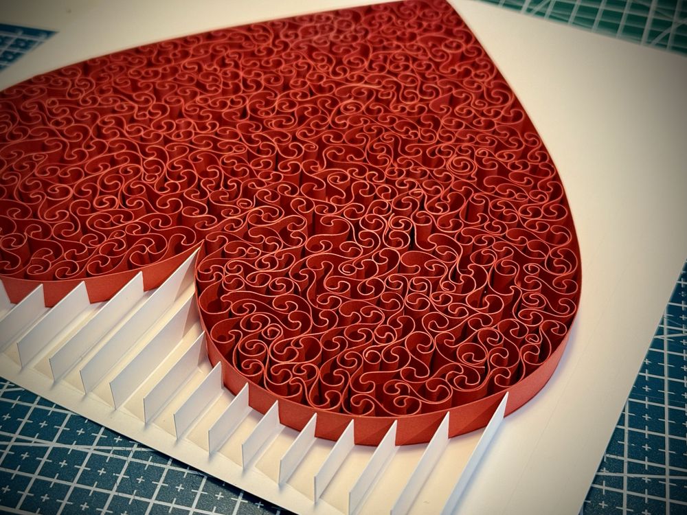Quadro coração artesanal em quilling