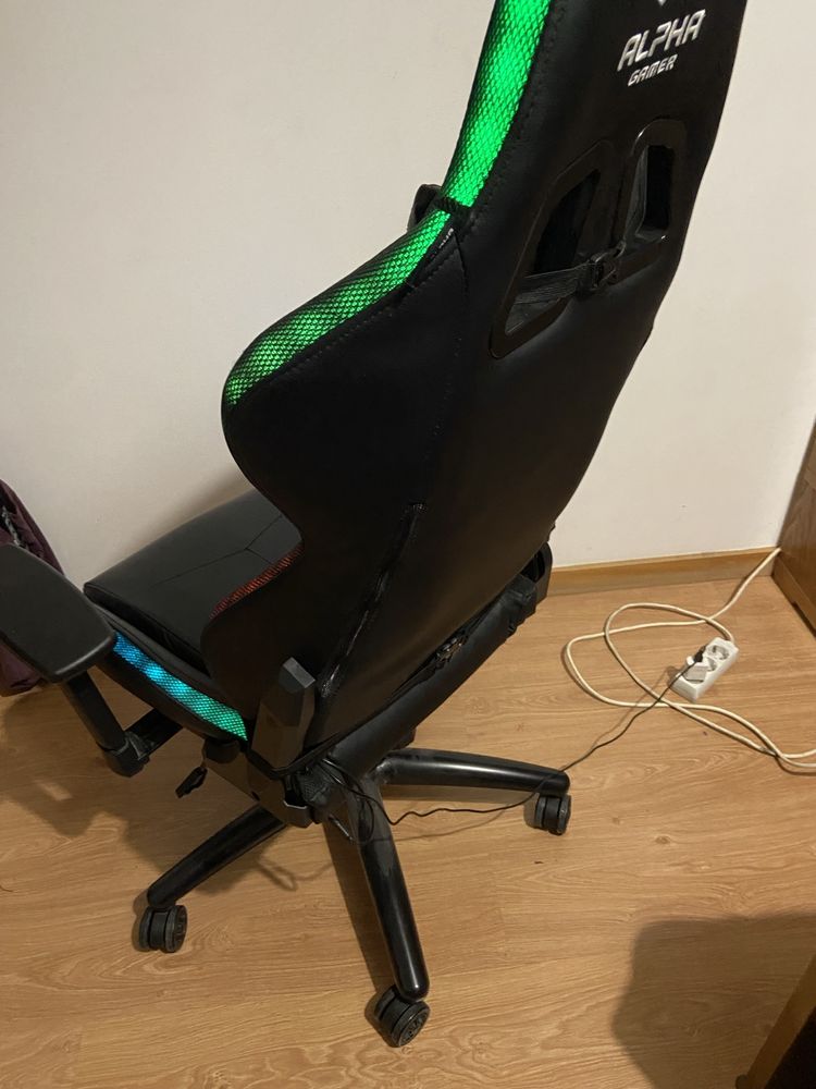 Cadeira gamer Alpha gamer RGB