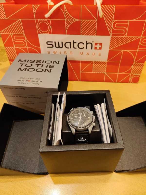 Omega x Swatch - Moonswatch - Mission to the Moon - SO33M100