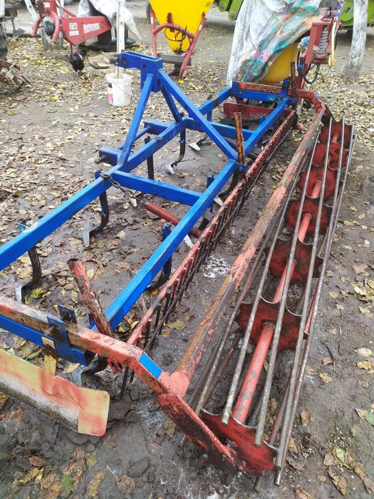 Продам навісний культиватор.