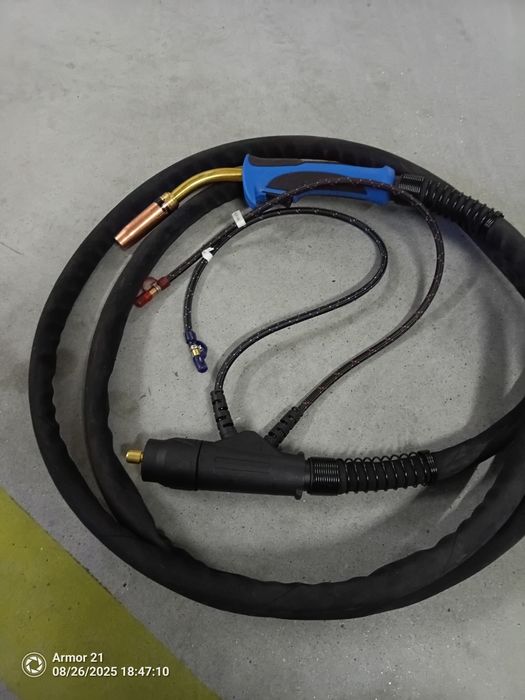 Tocha de semiautomatica com sistema de refrigeração
