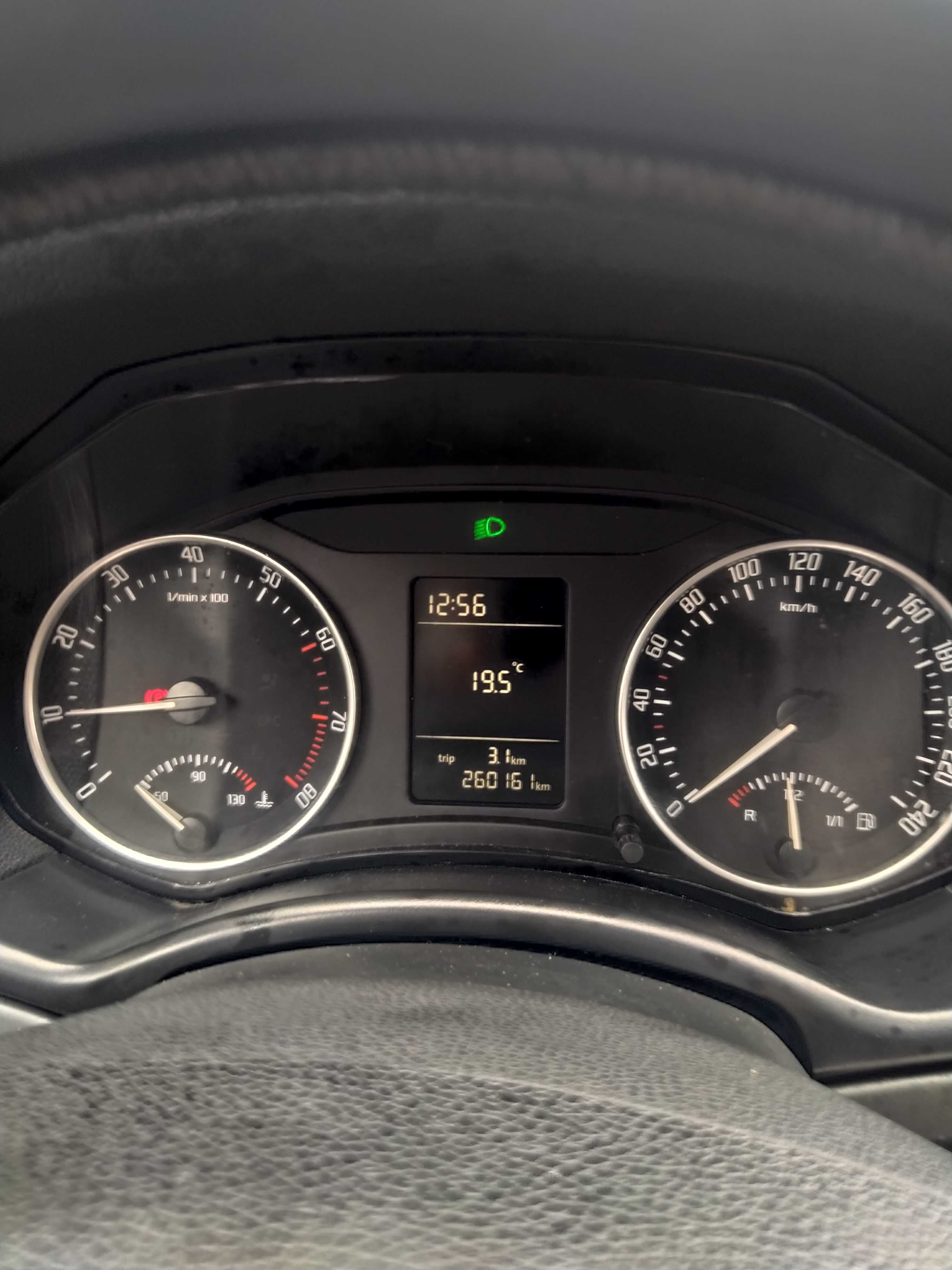 Продаж авто SKODA OKTAVIA TUUR 2012 р.