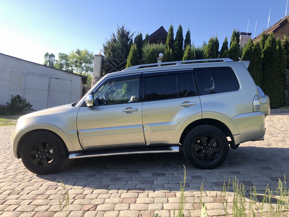 Mitsubishi Pajero Wagon