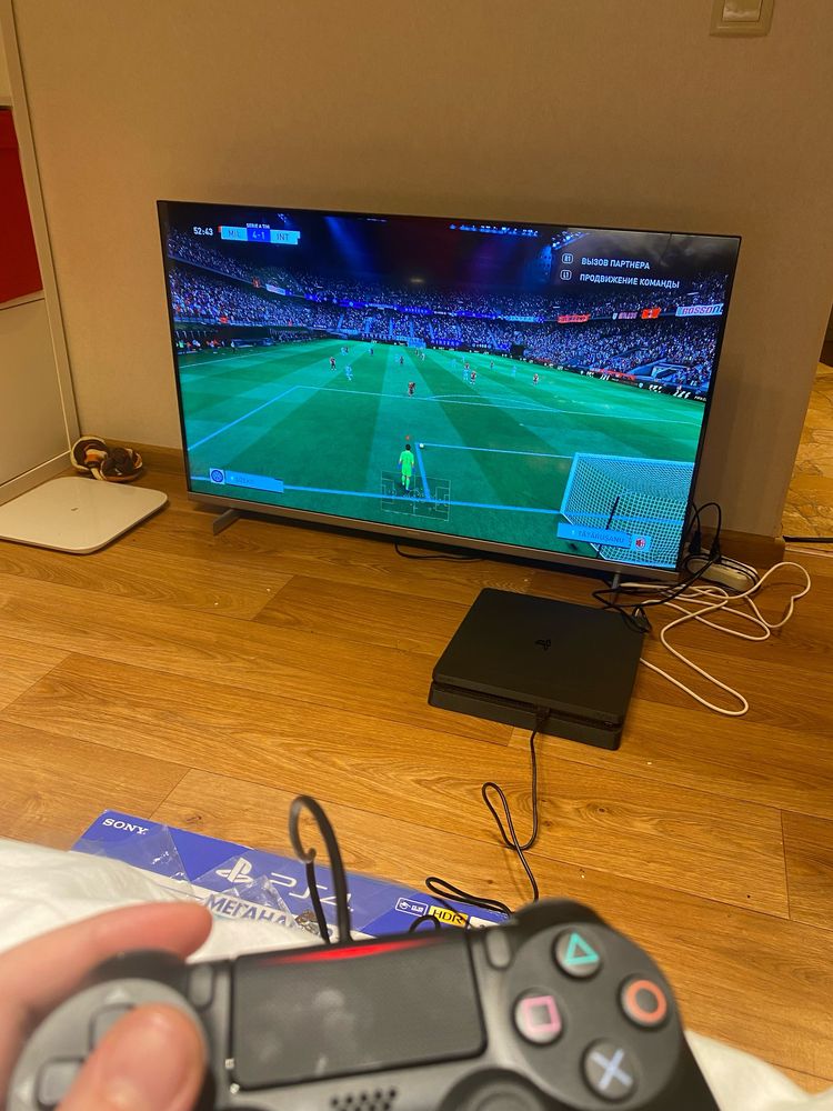 Ігрова приставка Sony Playstation 4 + 2 джойстики + FIFA