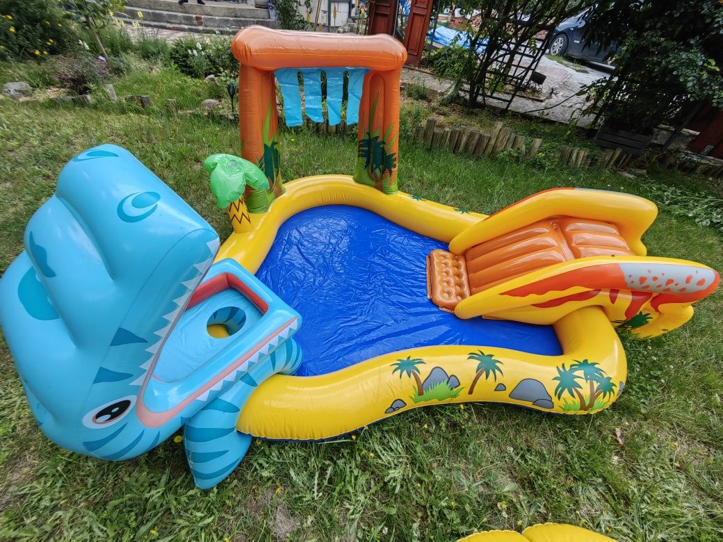 basen intex dinozaur koszykówka zraszanie