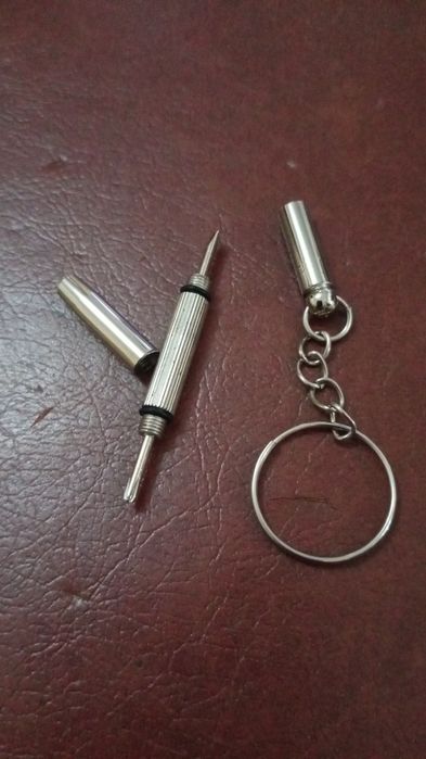 Брелок с мини отвёрткой крестовой и плоской