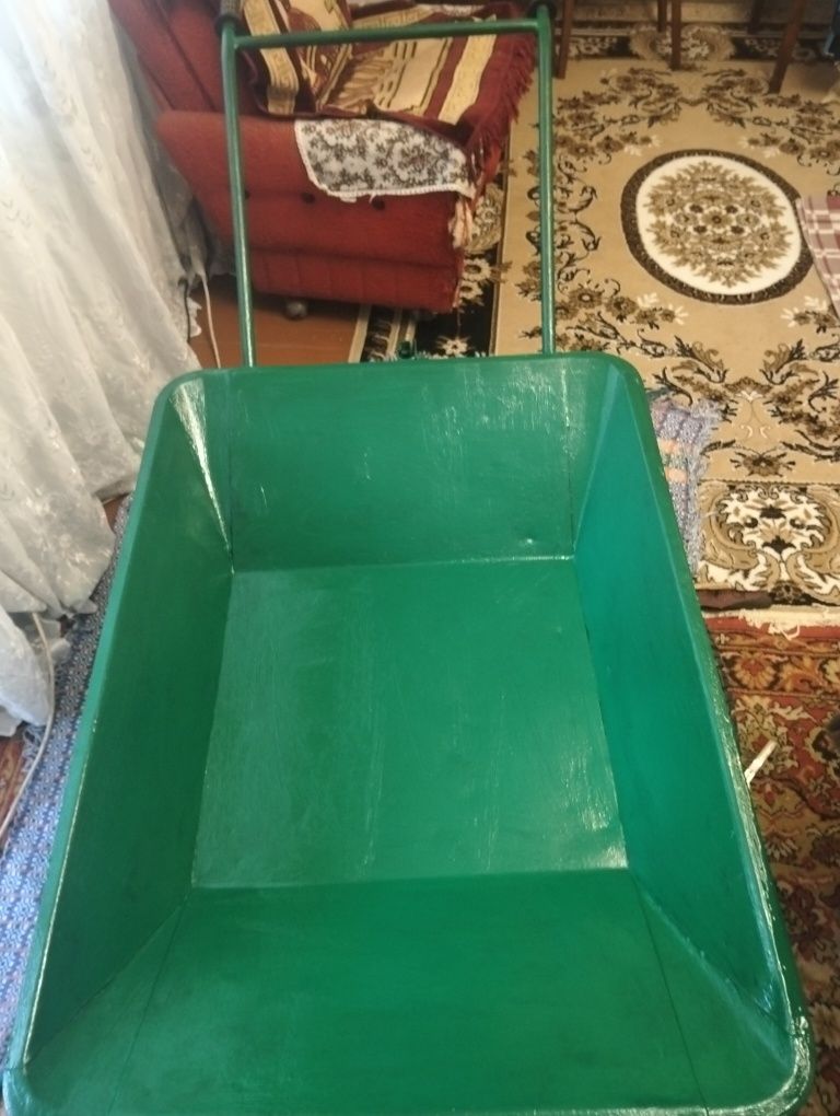 Тачка будівельна