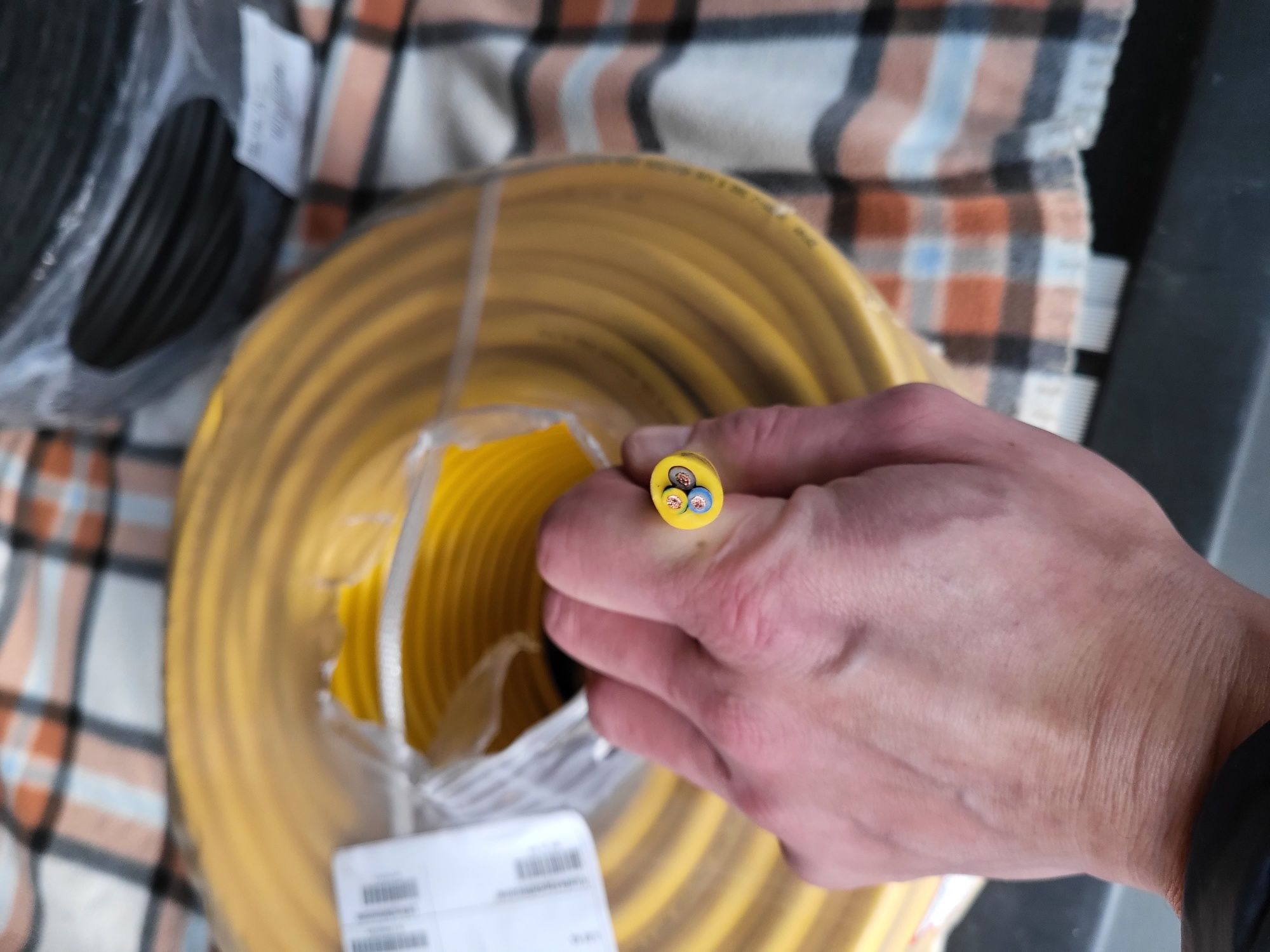 Kabel 3x2,5 100m w gumowej izolacji