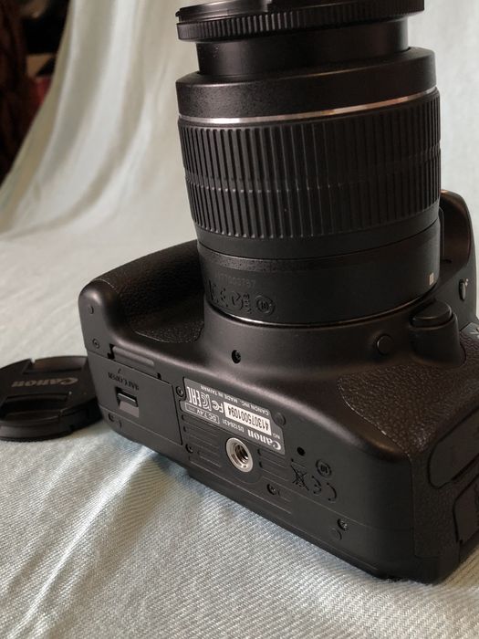 Canon 700D KIT 18-55мм | Повний комплект + сумка + 3 батареї