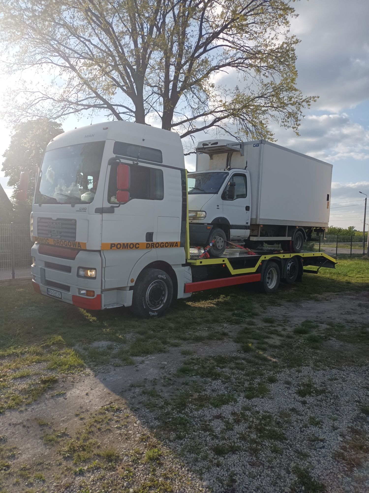 Usługi transportowe laweta pomoc drogowa transport maszyn kombajnów