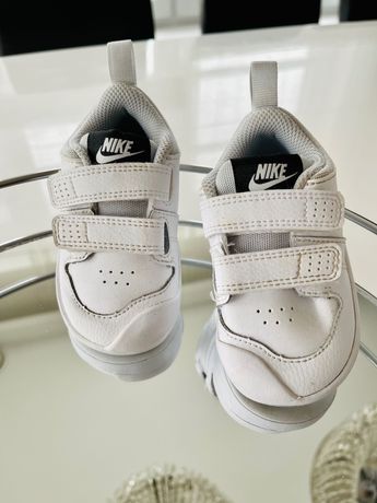 Buty białe Nike 21 na rzepy