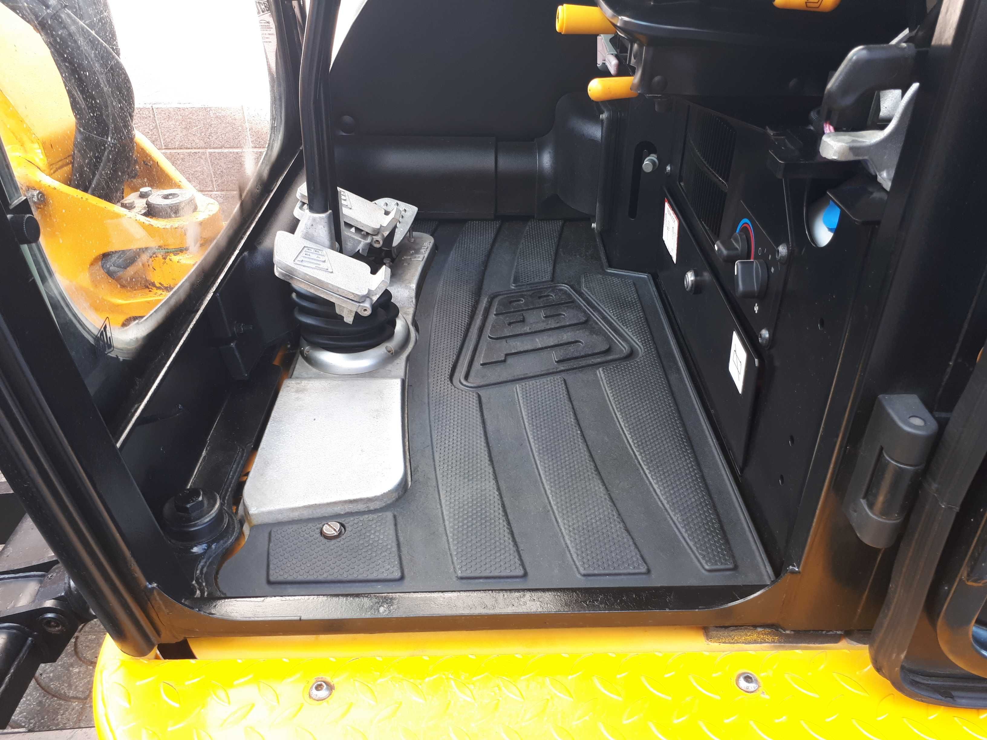 Máquina Mini Escavadora Hidráulica JCB 8030 ZTS de 2019