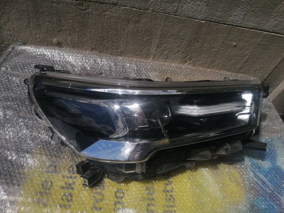 Toyota hilux VIII lift reflektor full led europa