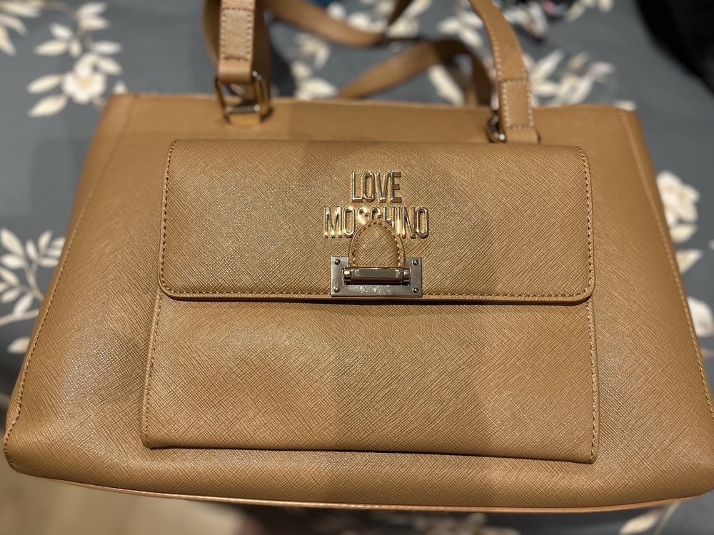 Mala Moschino camel