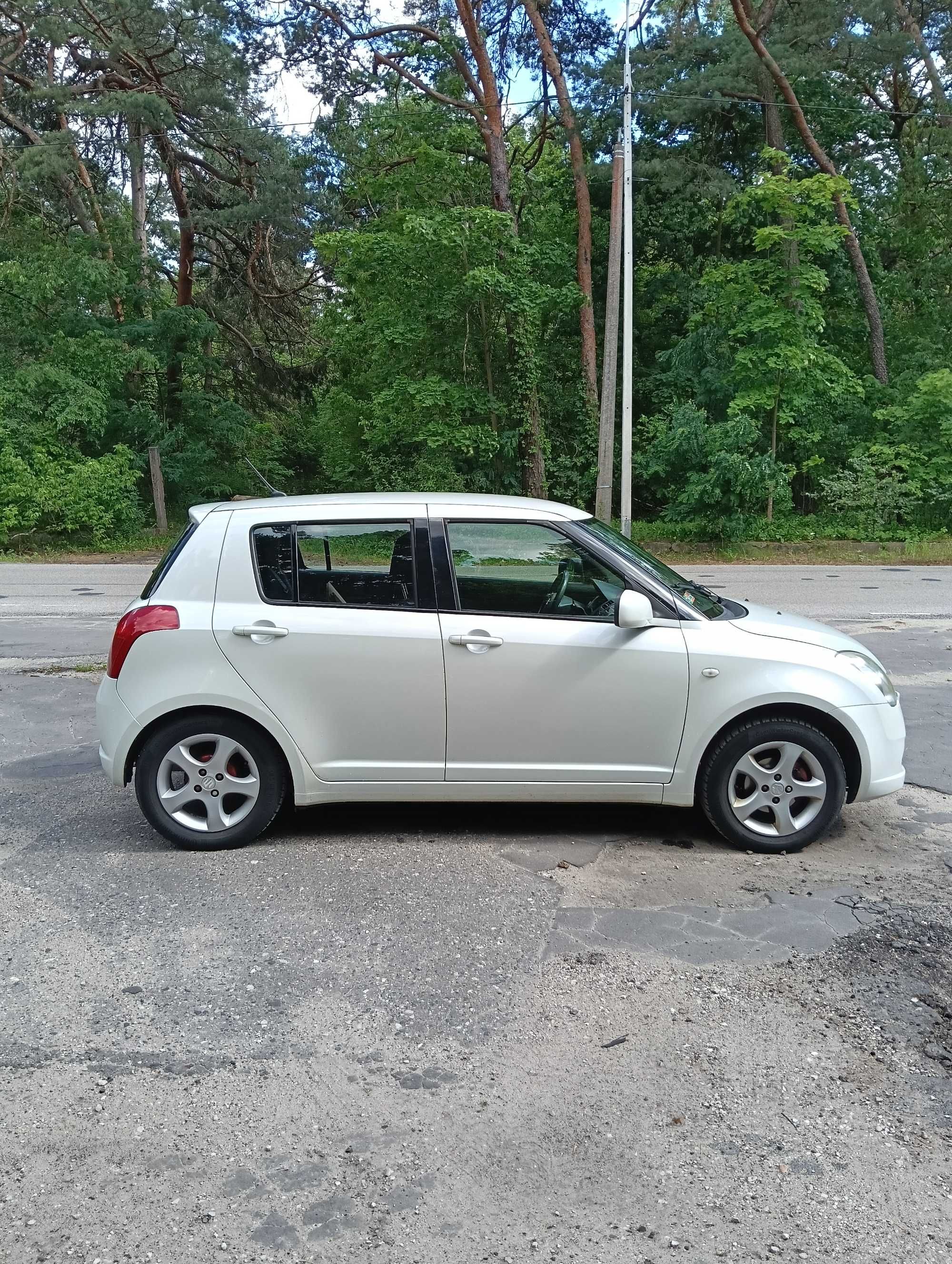 Suzuki Swift 1.3 biała perła 92KM 2006rok benzyna