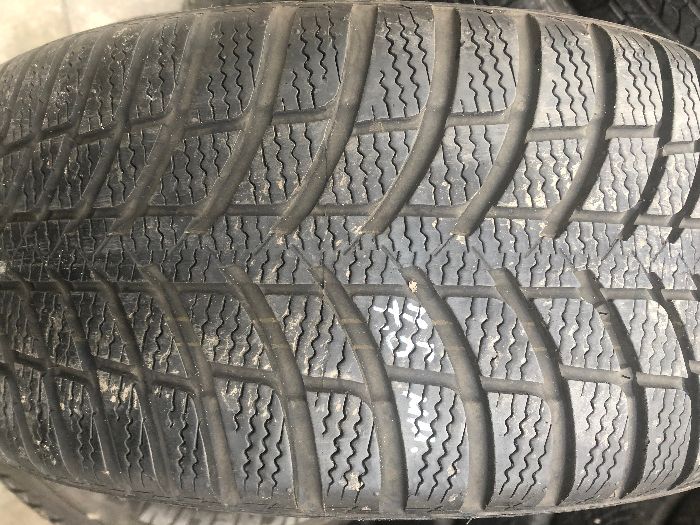 Комплект шин KUMHO 205/50 R16 I ZEN Kiv23 зимняя резина
