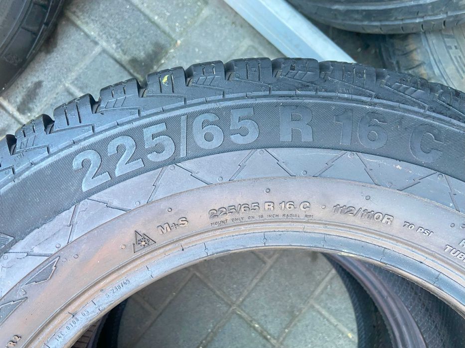 Continental VancoWinter 2 225/65r16c 112/110R N3258