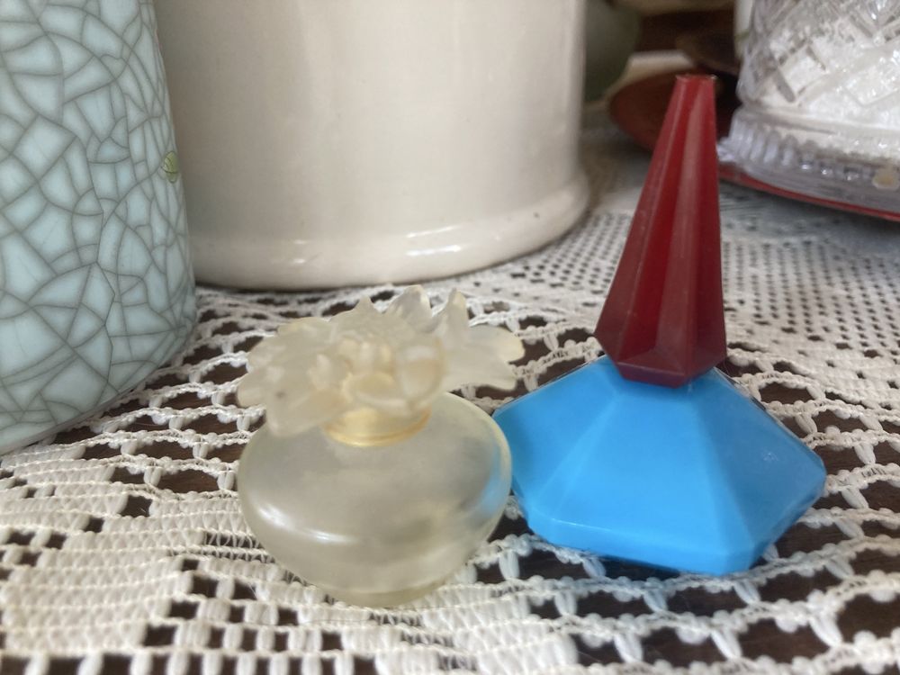 Flakoniki po perfumach miniaturkach