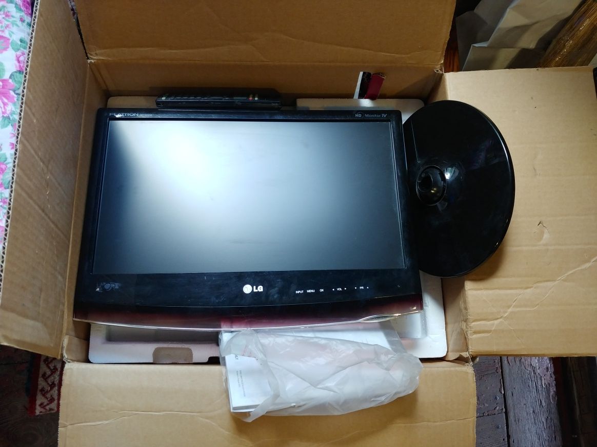 Монитор телевизор LG m1962 не включается