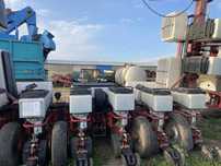 Продам сівалку точного висіву MF 555 -12 рядкова