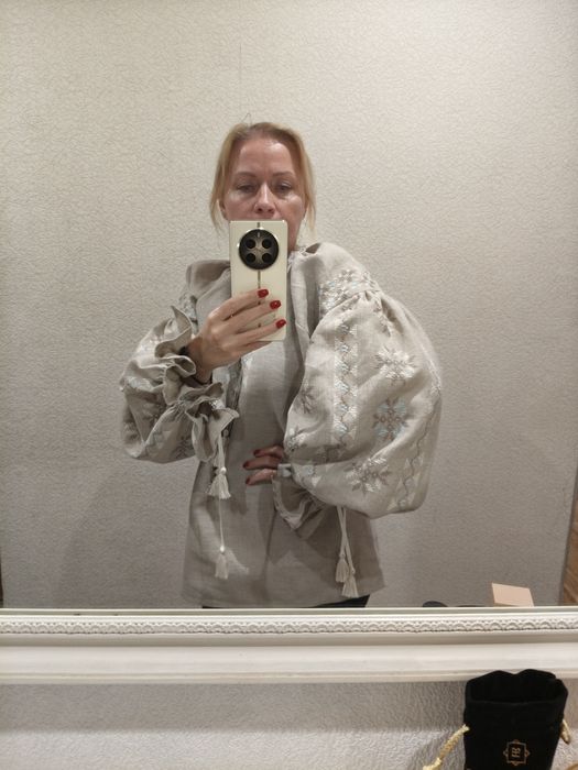 Вишиванка жіноча, ручна робота