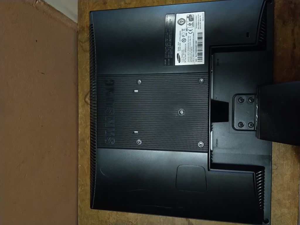 Монитор Samsung SyncMaster 741N, 17дюймов, б/у,