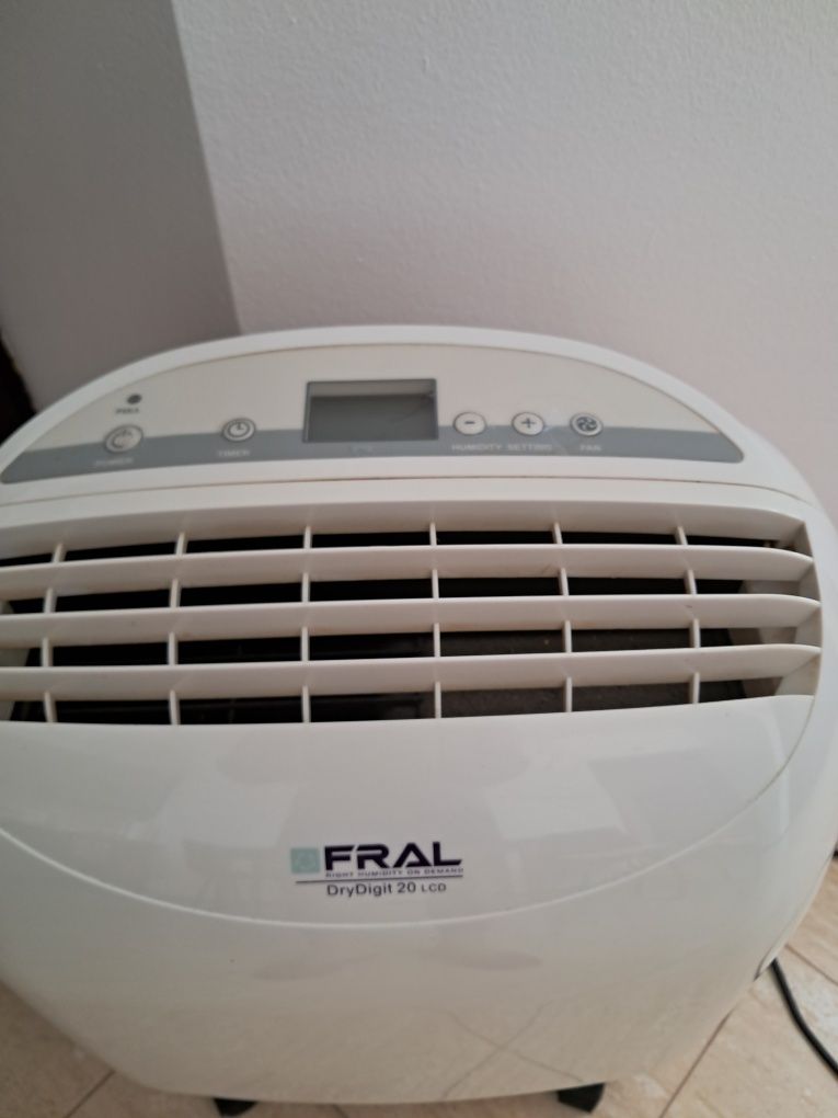 Osuszacz powietrza FRAL DryDigit 20 LCD.