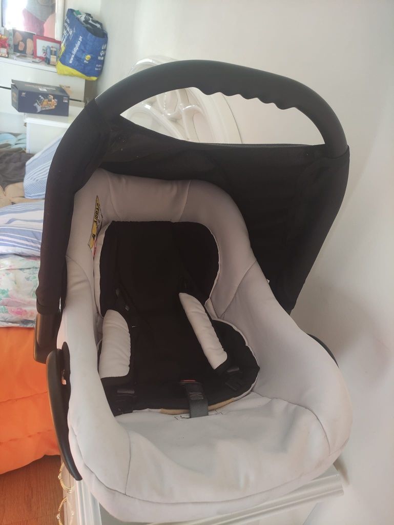 Carrinho de bebê completo