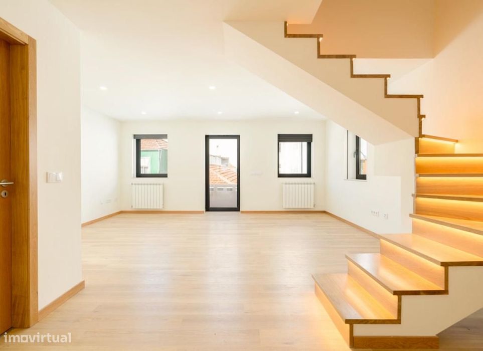 T2 + 1 Duplex novo à venda no Centro de Matosinhos