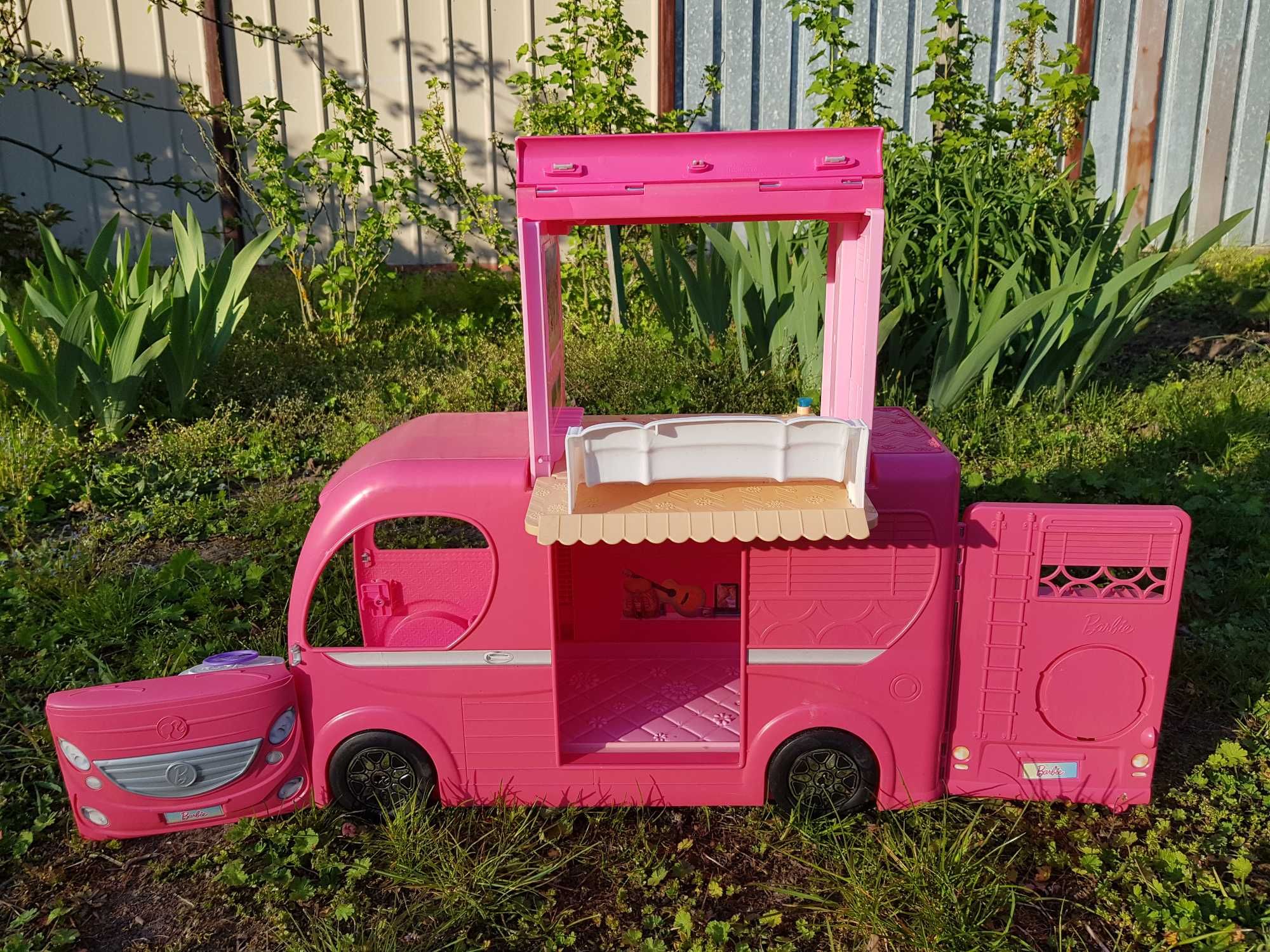 Camper bus auto Barbie