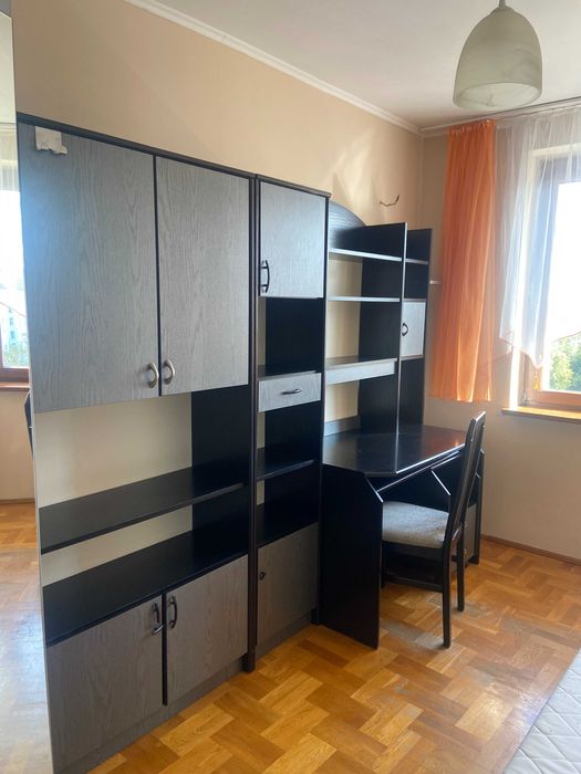 zestaw mebli młodzieżowych – biurko + regały + kontener