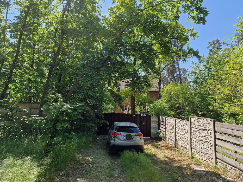 Будинок в центральній частині Бучі.