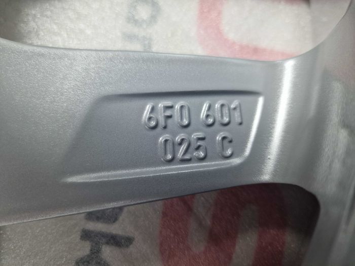 NOWE alufelgi VW 17" 5x100 Nowe Polo  (AW) Srebrny