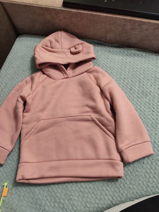 Одяг для дівчинки лосіни,кофти,светри.