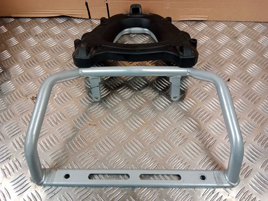 Yamaha FJR 1300 GIVI Kufer Centralny Środkowy Stelaż Bagażnik