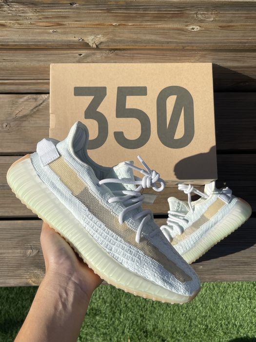 Adidas Yeezy “Hyperspace”