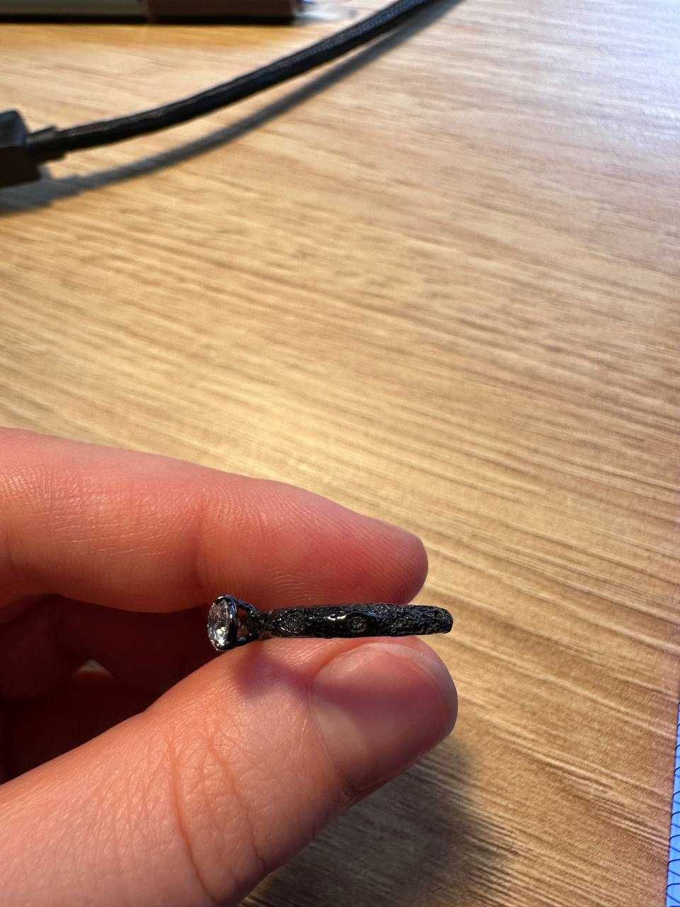 Pierścionek z diamentem 0.34ct GIA VVS2 F srebro oksydowane unikat