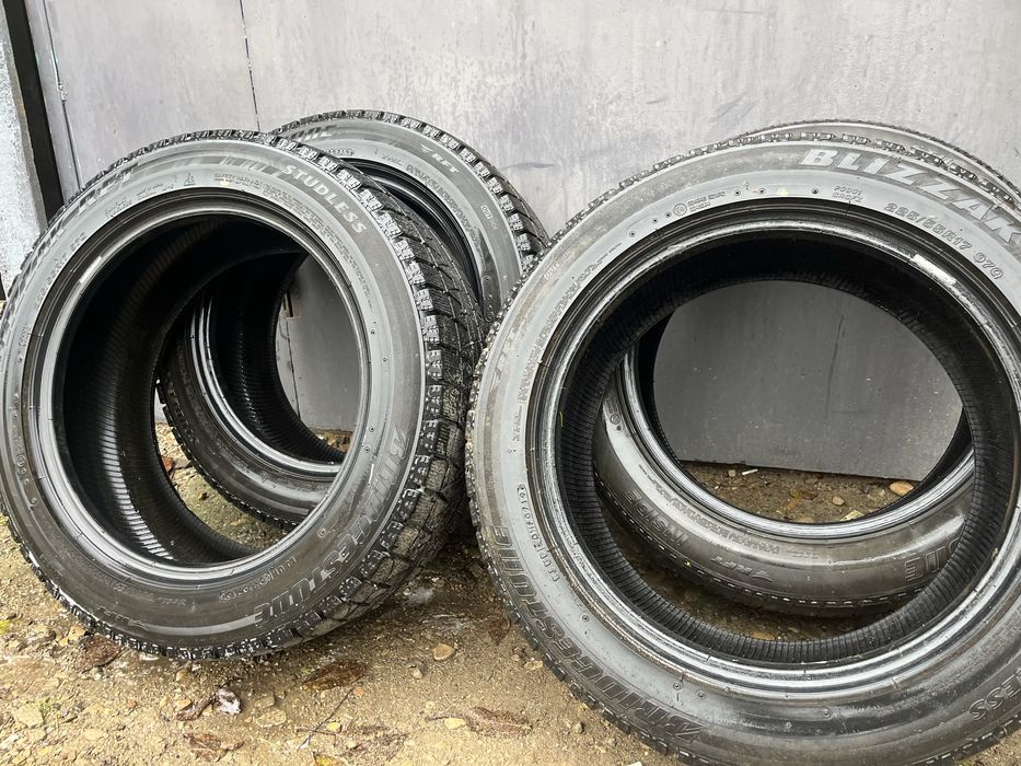 Зимові шини Bridgestone RFT Ranflet 225/55r17