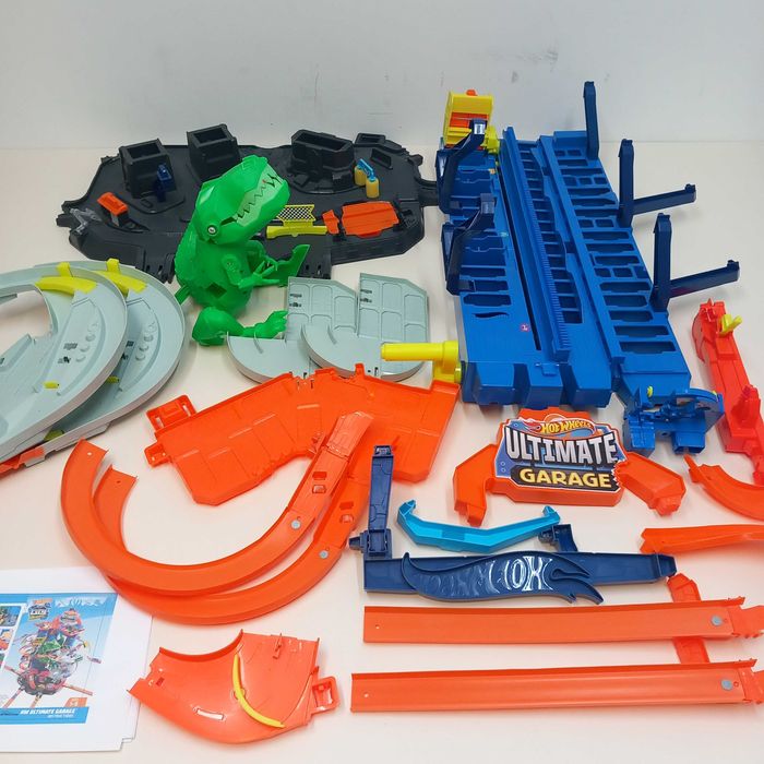 Mattel Hot Wheels City GJL14 Mega Garaż Atak Dinozaura T-Rex H14