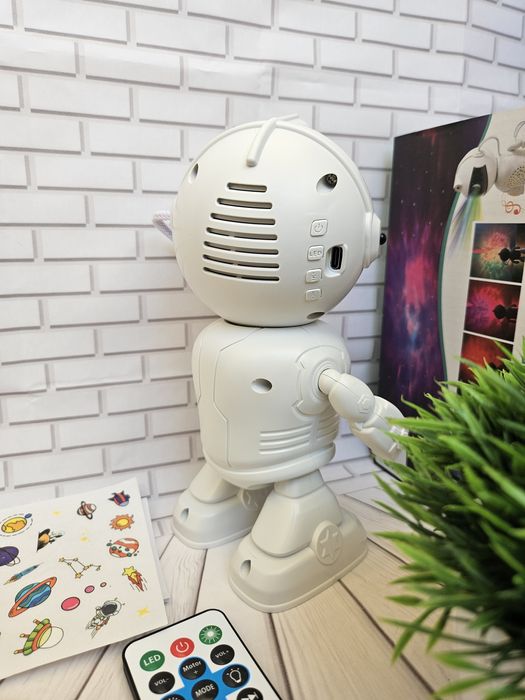 Космонав астронавт з блютуз ночник проектор на подарок дітям